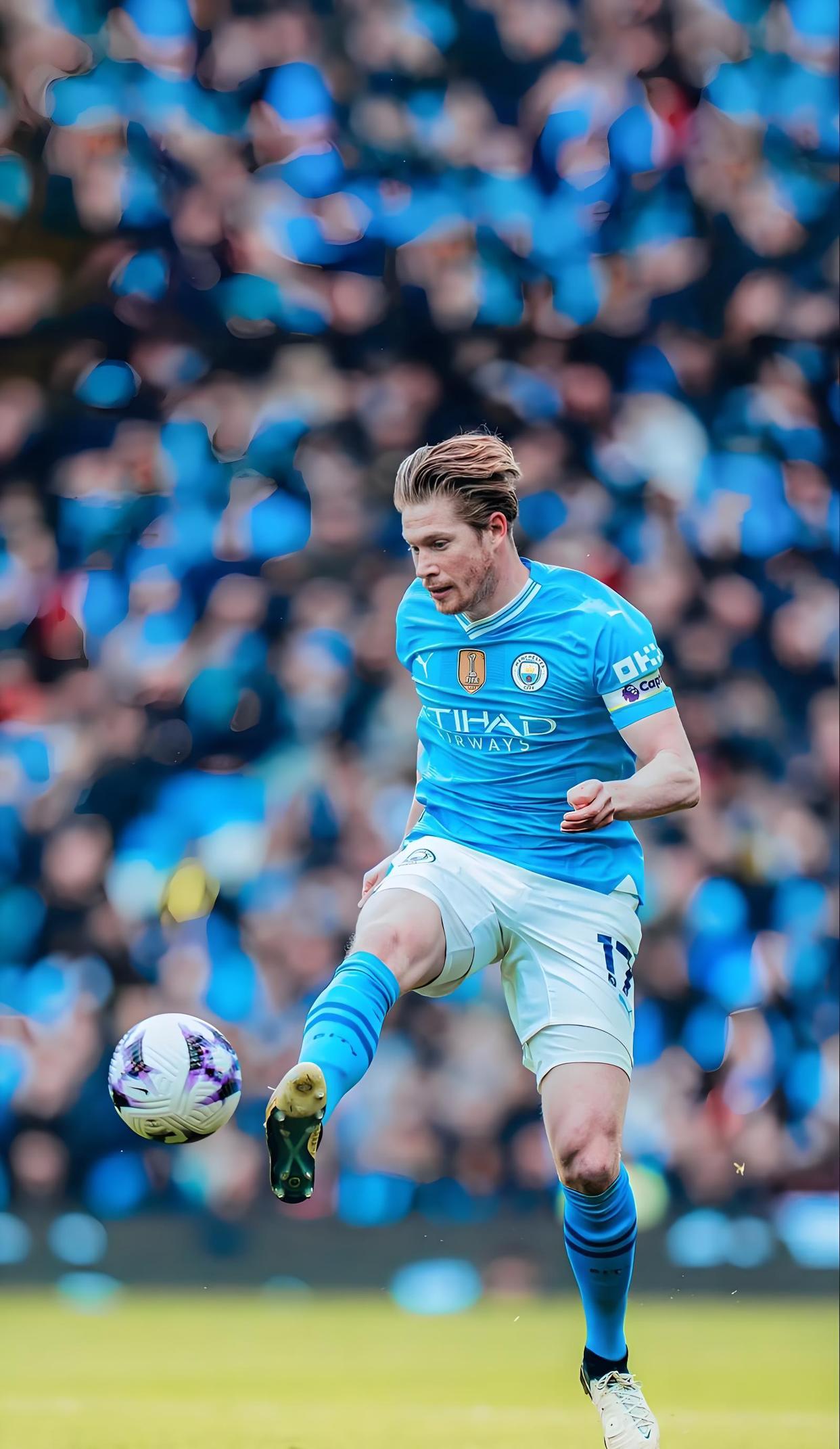 1.5亿买两个同水平的边角料中锋，曼联真是神人